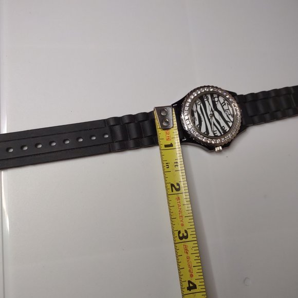 Zebra Striped Geneva Watch With Rubber Black Band - Picture 12 of 12